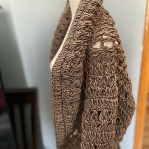 A Versatile Shrug - Picture 2 of 6